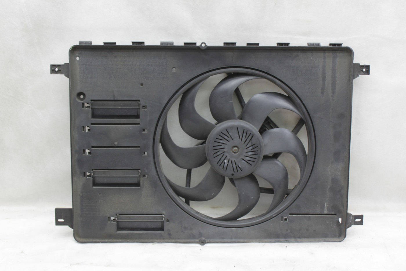 Диффузор бреви дотерра. Диффузор 2. Опель вектра б 2005 вентилятор. 6 л. Диффузор 2.