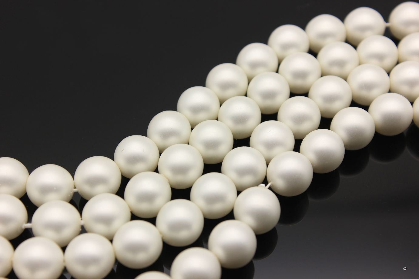 жемчуг 16 мм. камни и жемчуг. нефритовый жад бусины. жемчуг 12. драже зерновое жемчуг серебро.