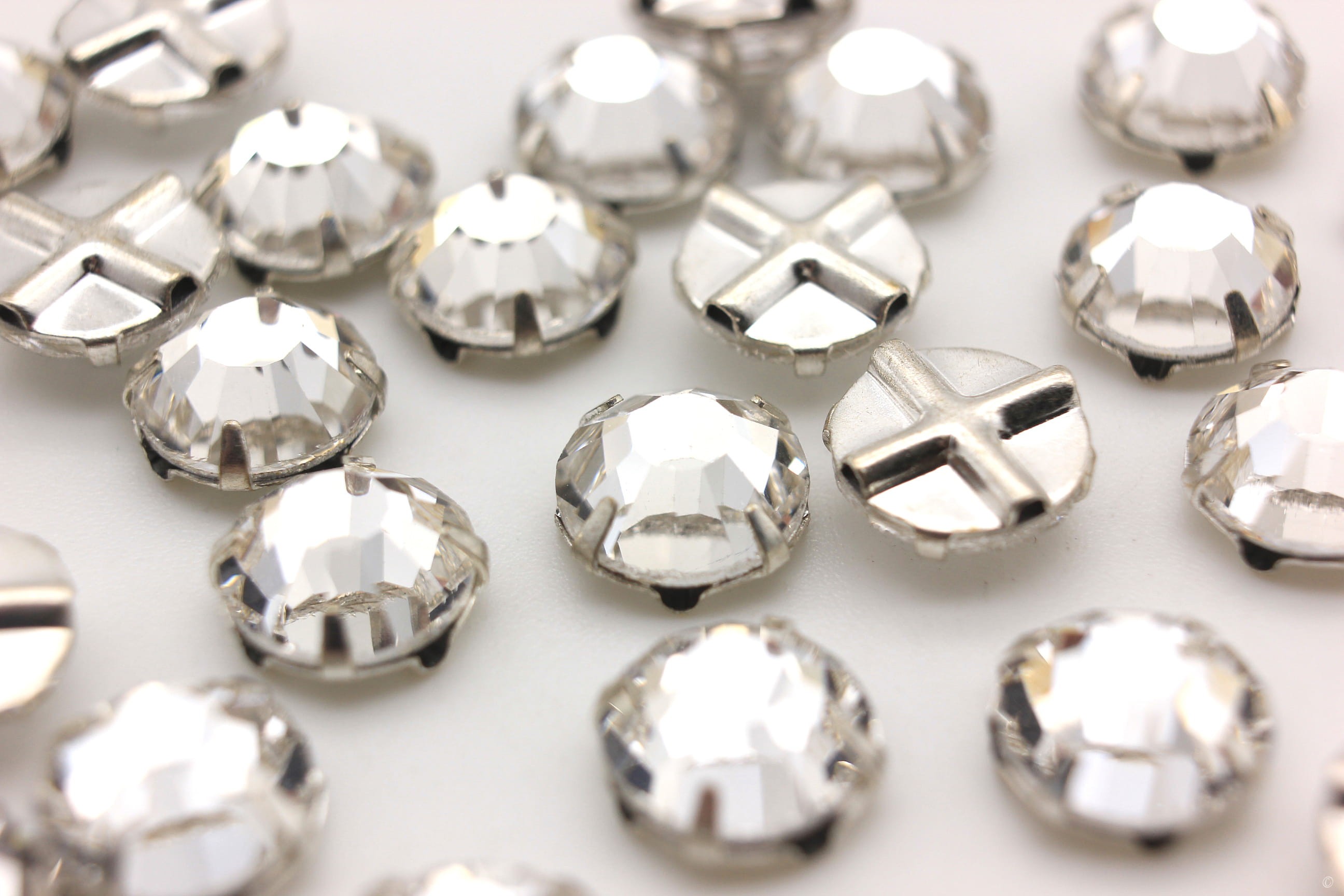 Купить Хрустальный камень Preciosa Crystal в оправе - цвет серебро/ MC ...